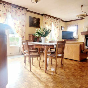 Maison familiale de type semi plain pied