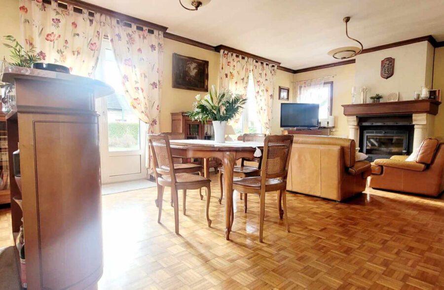 Maison familiale de type semi plain pied