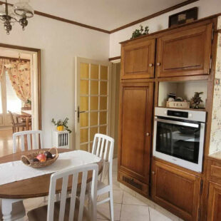 Maison familiale de type semi plain pied