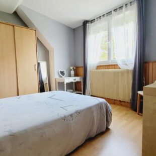 Maison familiale de type semi plain pied