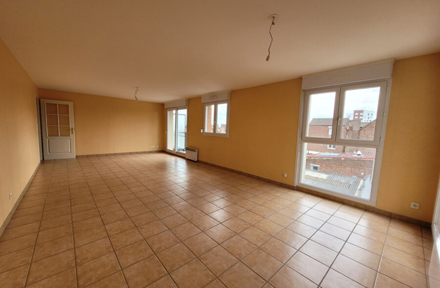 Appartement Lens 6 pièce(s) 110 m2 avec garage et ascenseur.
