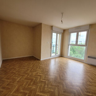 Appartement Lens 6 pièce(s) 110 m2 avec garage et ascenseur.