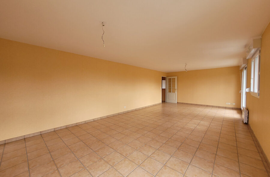 Appartement Lens 6 pièce(s) 110 m2 avec garage et ascenseur.