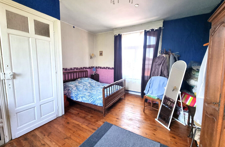 MERIGNIES : MAISON TYPE BOURGEOISE  3 chambres possibilité 4
