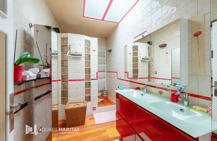 MAISON CUBIQUE DE 215 M² &nbsp;Sous compromis&nbsp;