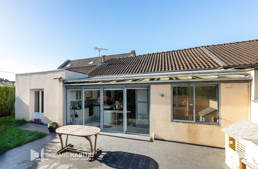 Plain pied semi individuel  4chs + jardin + double garage