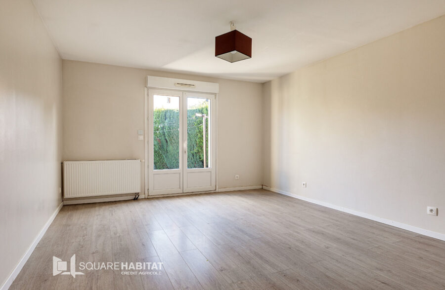 Plain pied semi individuel  4chs + jardin + double garage