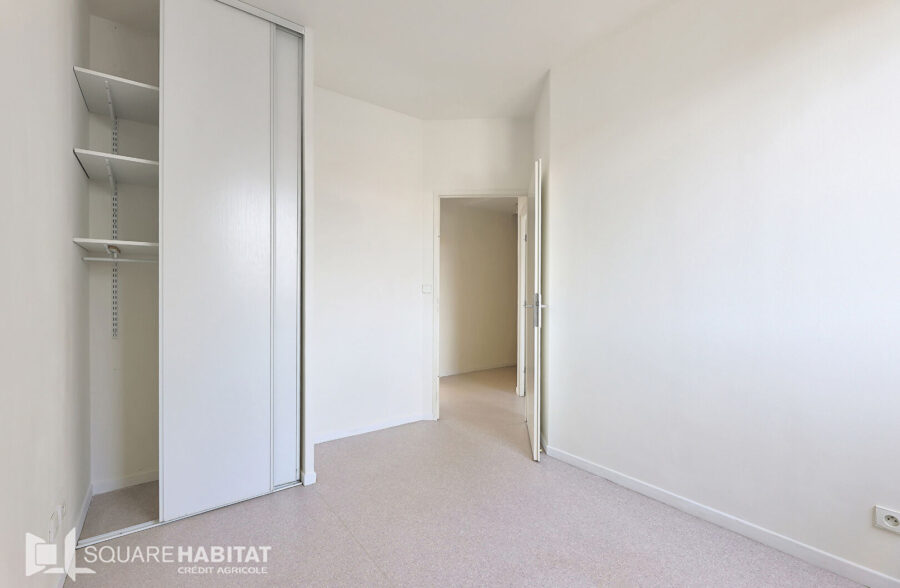 Appartement Lens 3 pièce(s) 67 m2 avec garage fermé et cave.