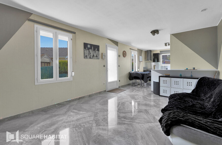 PLAIN PIED INDIVIDUEL AVEC GRAND TERRAIN CONSTRUCTIBLE.