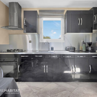 PLAIN PIED INDIVIDUEL AVEC GRAND TERRAIN CONSTRUCTIBLE.