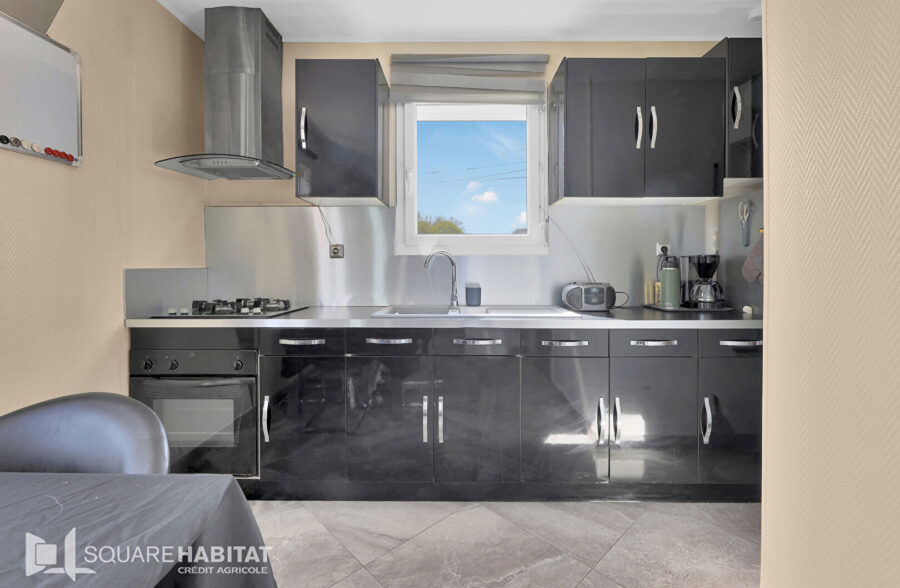 PLAIN PIED INDIVIDUEL AVEC GRAND TERRAIN CONSTRUCTIBLE.
