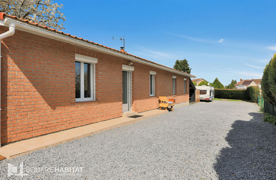 PLAIN PIED INDIVIDUEL AVEC GRAND TERRAIN CONSTRUCTIBLE.