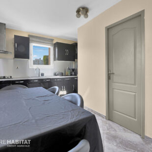 PLAIN PIED INDIVIDUEL AVEC GRAND TERRAIN CONSTRUCTIBLE.