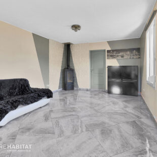PLAIN PIED INDIVIDUEL AVEC GRAND TERRAIN CONSTRUCTIBLE.