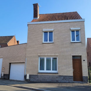 MAISON INDIVIDUELLE AVEC GRAND GARAGE  Sous compromis 