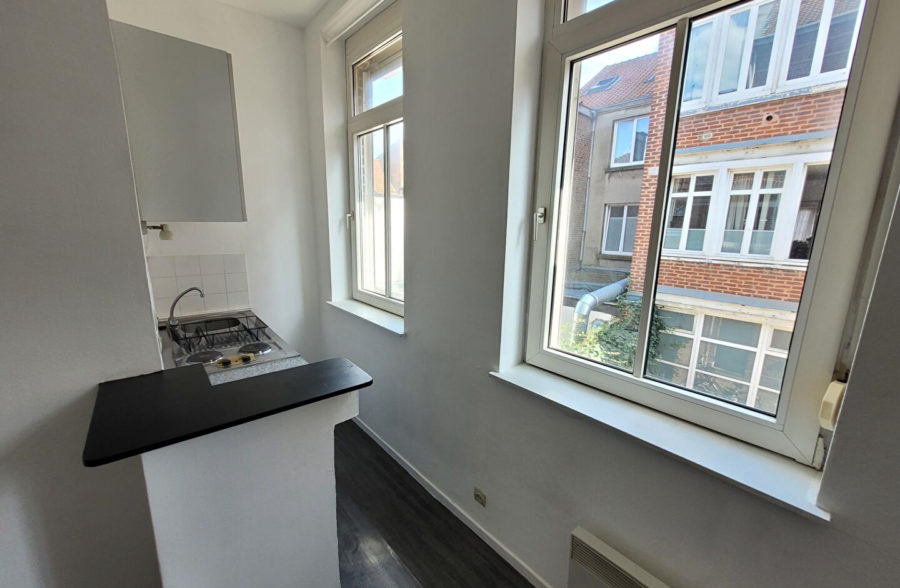 Rue Gambetta T2 traversant 33m²