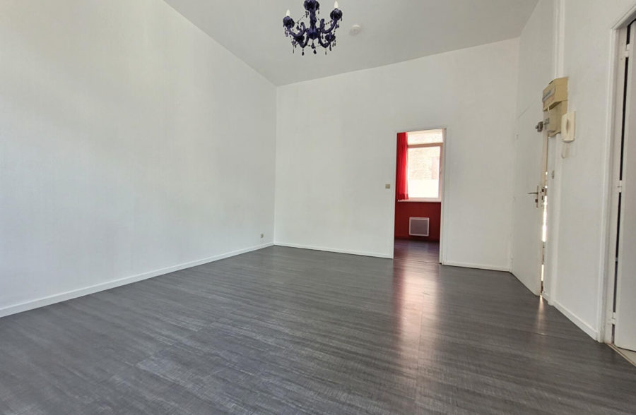 Rue Gambetta T2 traversant 33m²