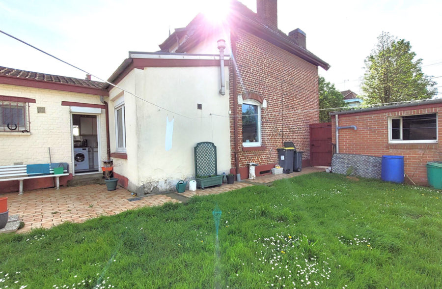 Maison semi individuelle jardin et garage Lille  Sous compromis 