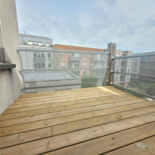 LILLE WAZEMMES : Type 3 lumineux avec terrasse en dernier étage