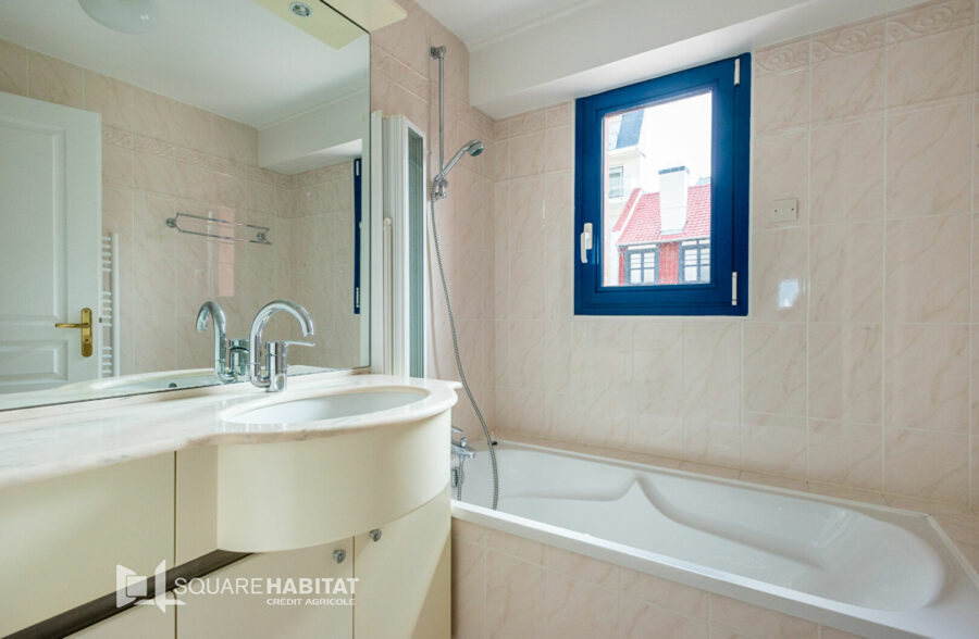 Appartement 4 pièces 93m2 FACE MER