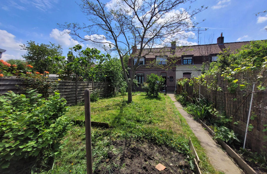 SOUS COMPROMIS / Maison au Parc – 3 chambres avec jardins et  grand garage  Sous compromis 