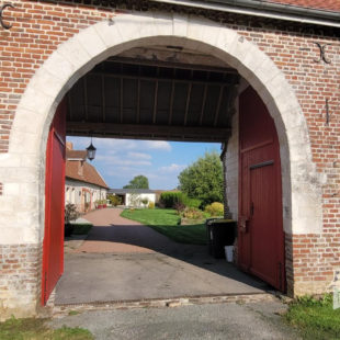 Propriété en pierres blanches