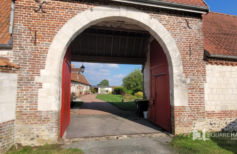 Propriété en pierres blanches