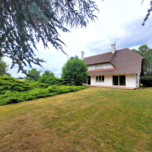 Pavillon familial atypique à deux minutes du centre-ville