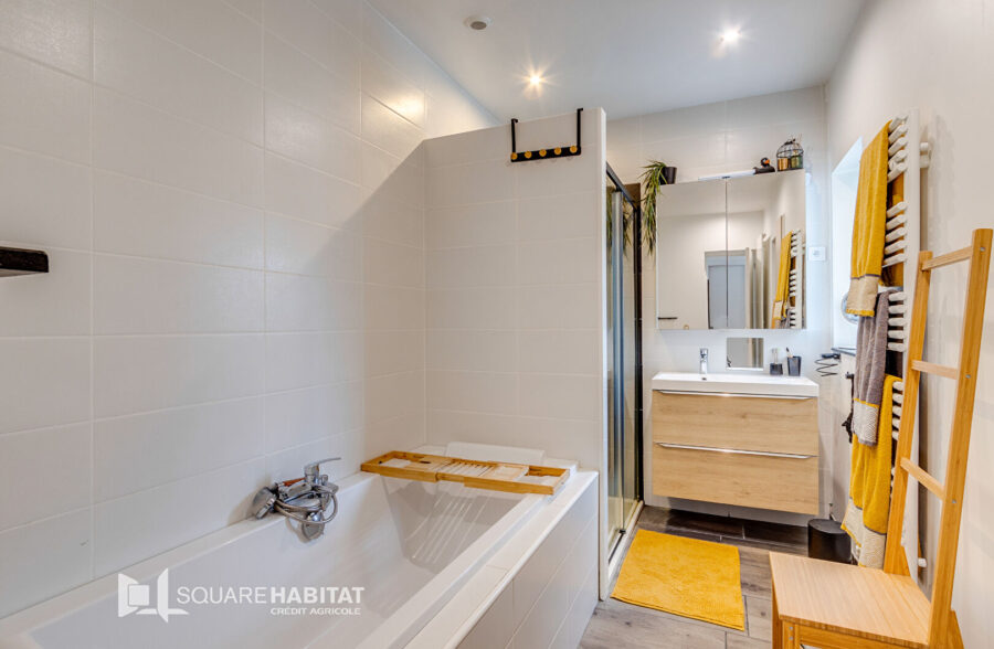 VENDUE- Maison avec une très belle rénovation – 3 chambres – jardin – garage <small> Sous compromis </small>