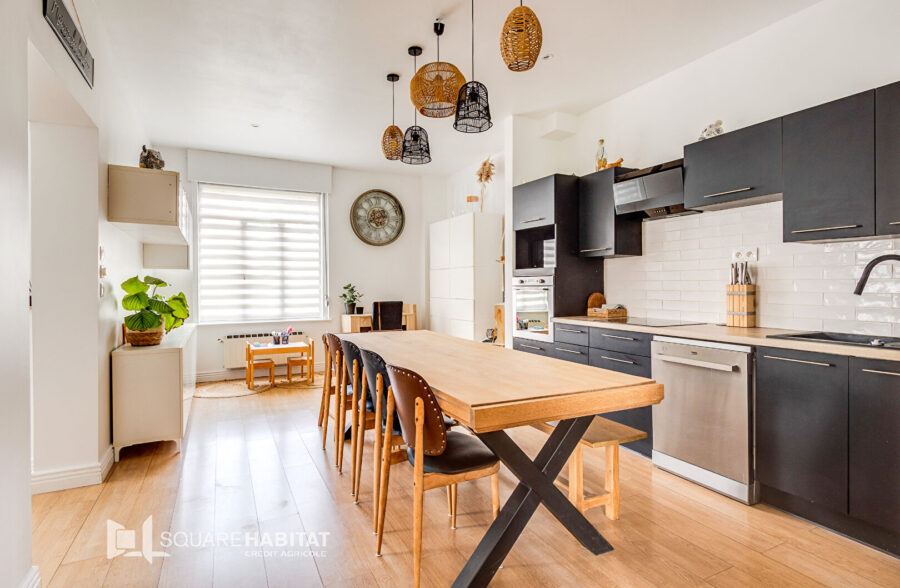 VENDUE- Maison avec une très belle rénovation – 3 chambres – jardin – garage <small> Sous compromis </small>