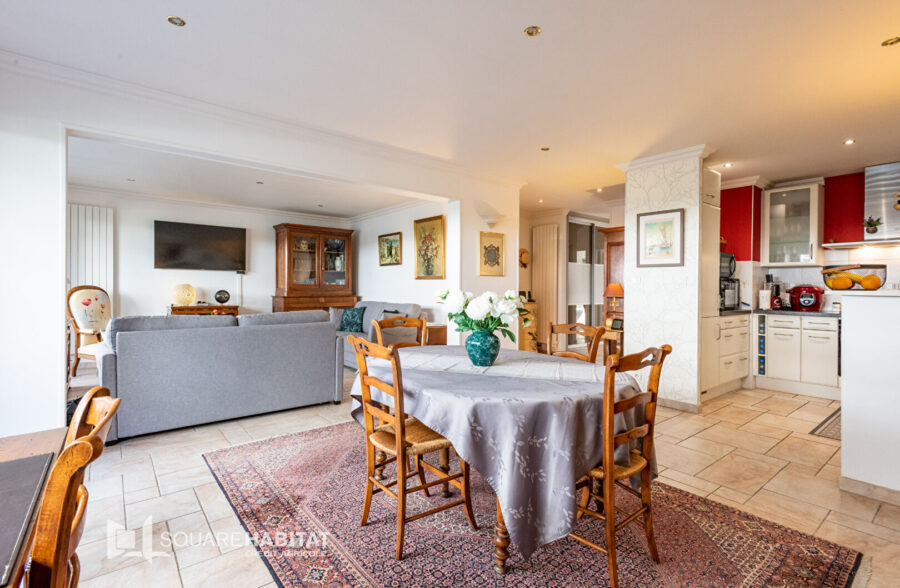 Vaste Appartement Lumineux – parking inclus