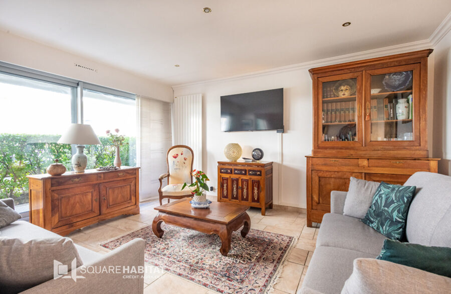Vaste Appartement Lumineux – parking inclus