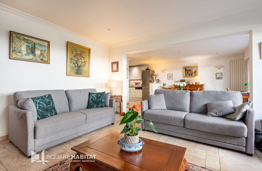 Vaste Appartement Lumineux – parking inclus
