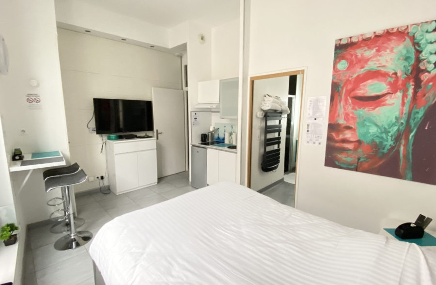 LILLE GRAND PLACE : APPARTEMENT DIVISE EN DEUX STUDIOS