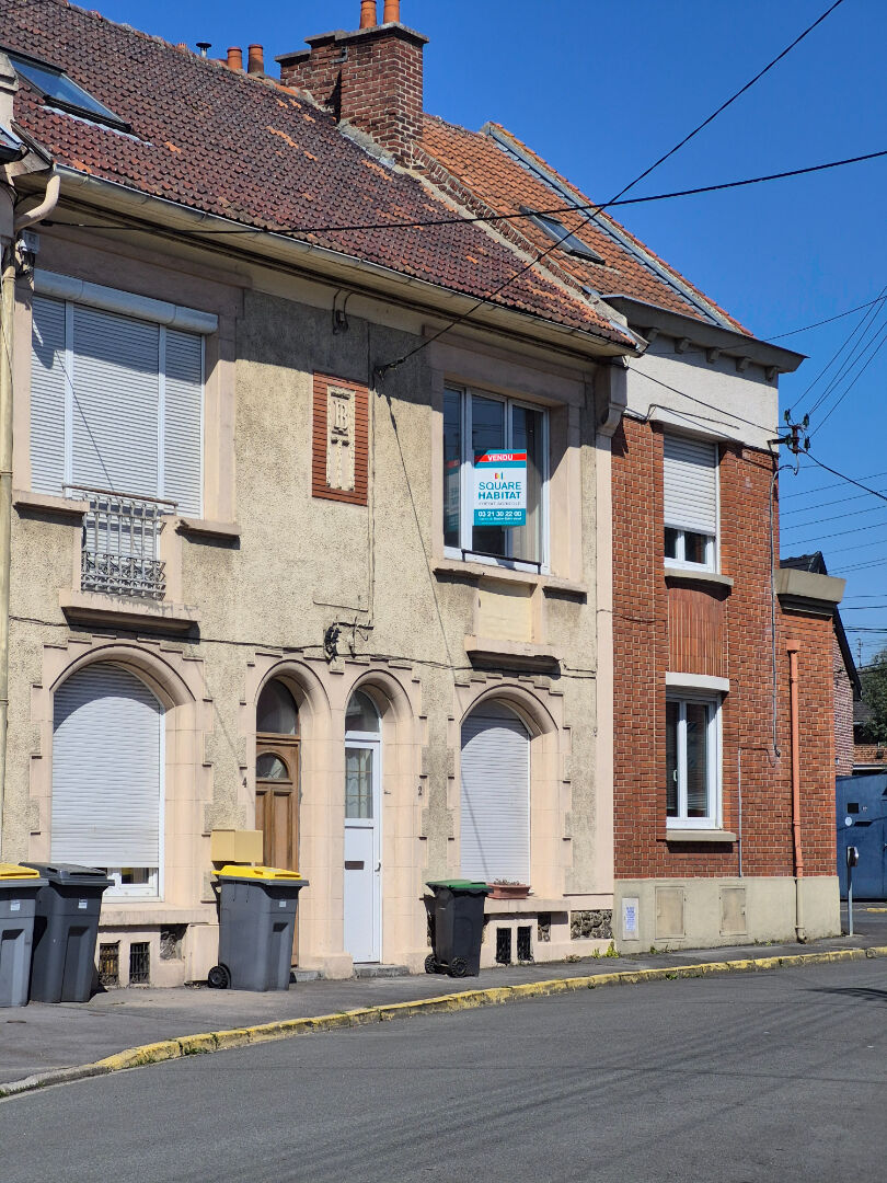 Maison 93m² ,3 chambres, cour  Sous compromis 