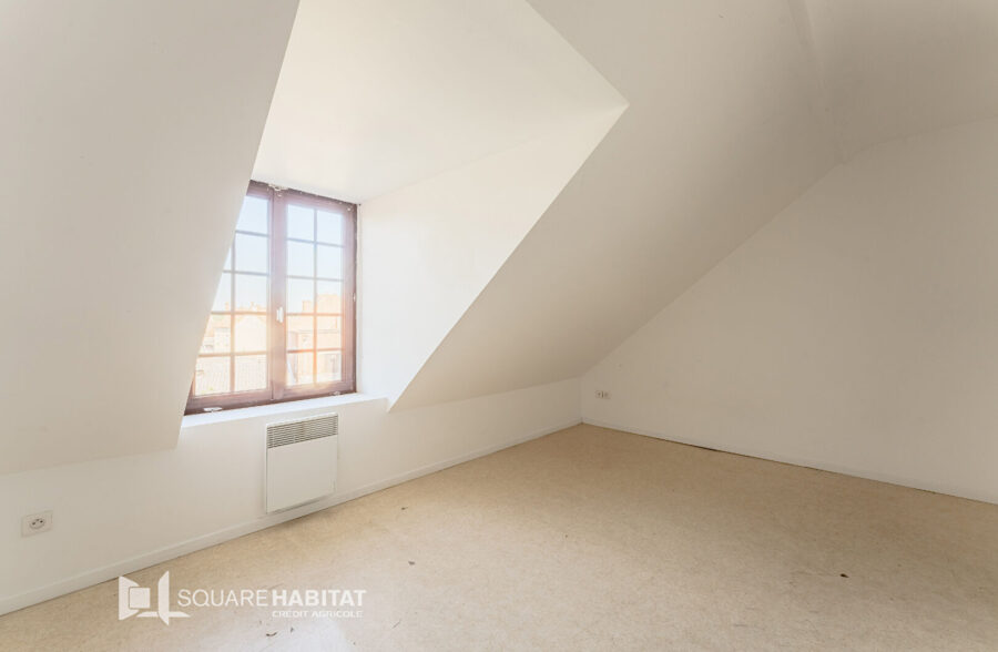 Maison 93m² ,3 chambres, cour  Sous compromis 