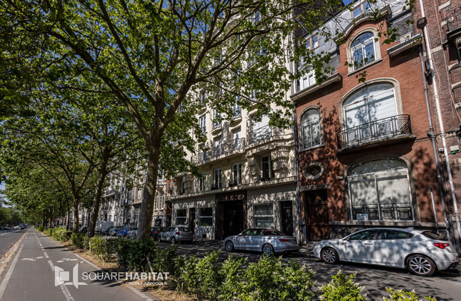 LA MADELEINE TRAM SAINT MAUR : Superbe appartement Haussmannien 215m² , garage, caves, chambres de bonne