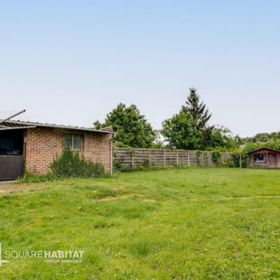 Maison semi-individuelle avec 2 chambres en rdc, grand jardin et grand parking