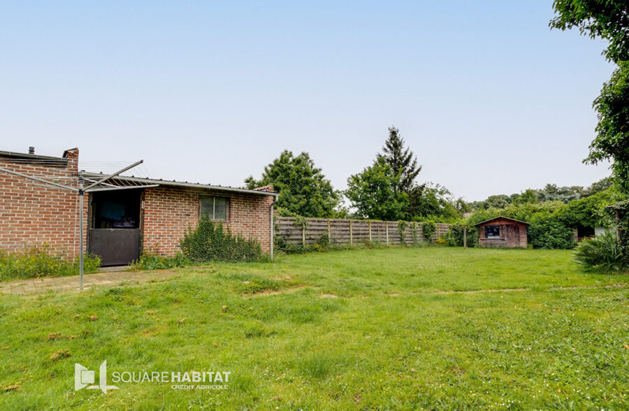Maison semi-individuelle avec 2 chambres en rdc, grand jardin et grand parking