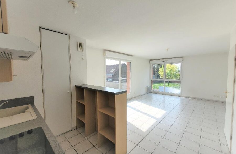 T2 avec vaste terrasse et parking en sous sol.