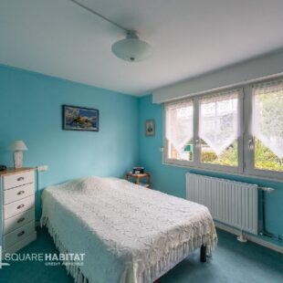 SQUARE HABITAT Anzin vous propose de venir découvrir cet Habitat semi plain-pied de 125m² au coeur de la commune de ANZIN.