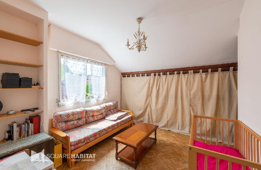 SQUARE HABITAT Anzin vous propose de venir découvrir cet Habitat semi plain-pied de 125m² au coeur de la commune de ANZIN.