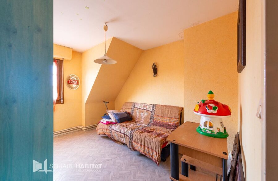 SQUARE HABITAT Anzin vous propose de venir découvrir cet Habitat semi individuel de 120m² au coeur de la commune de HERIN
