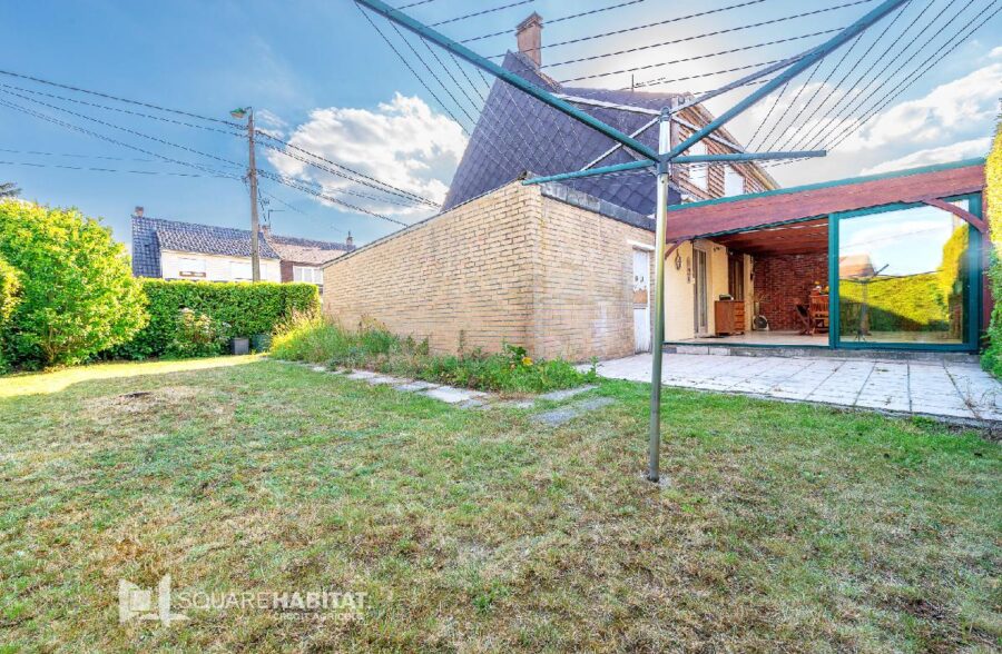 SQUARE HABITAT Anzin vous propose de venir découvrir cet Habitat semi individuel de 120m² au coeur de la commune de HERIN