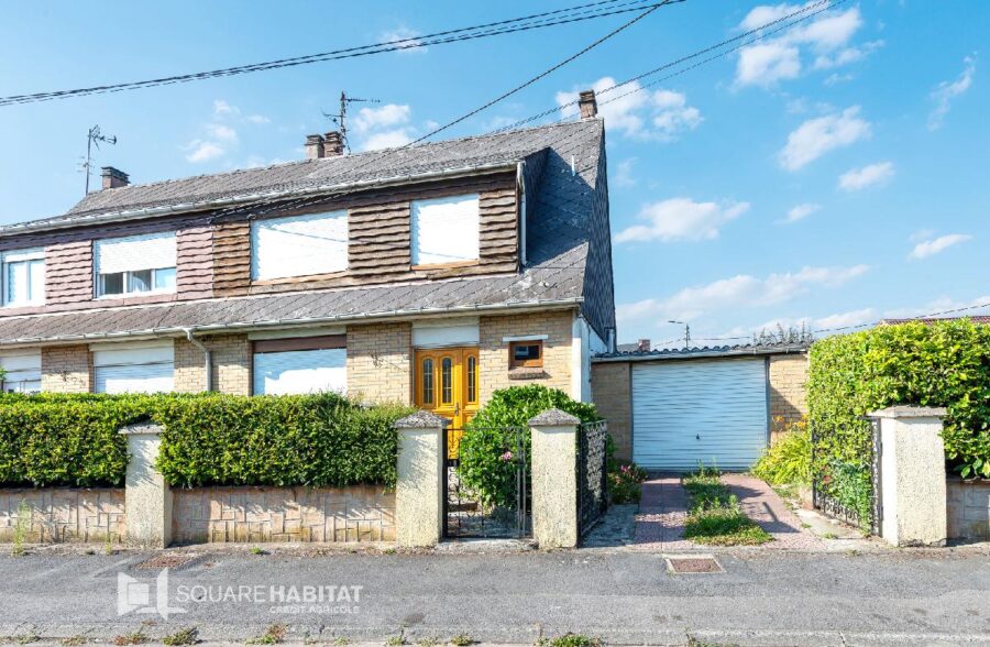 SQUARE HABITAT Anzin vous propose de venir découvrir cet Habitat semi individuel de 120m² au coeur de la commune de HERIN