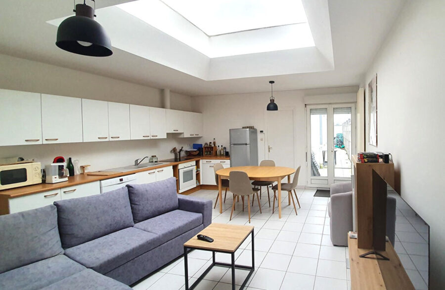 Appartement , deux chambres, garage et extérieur.