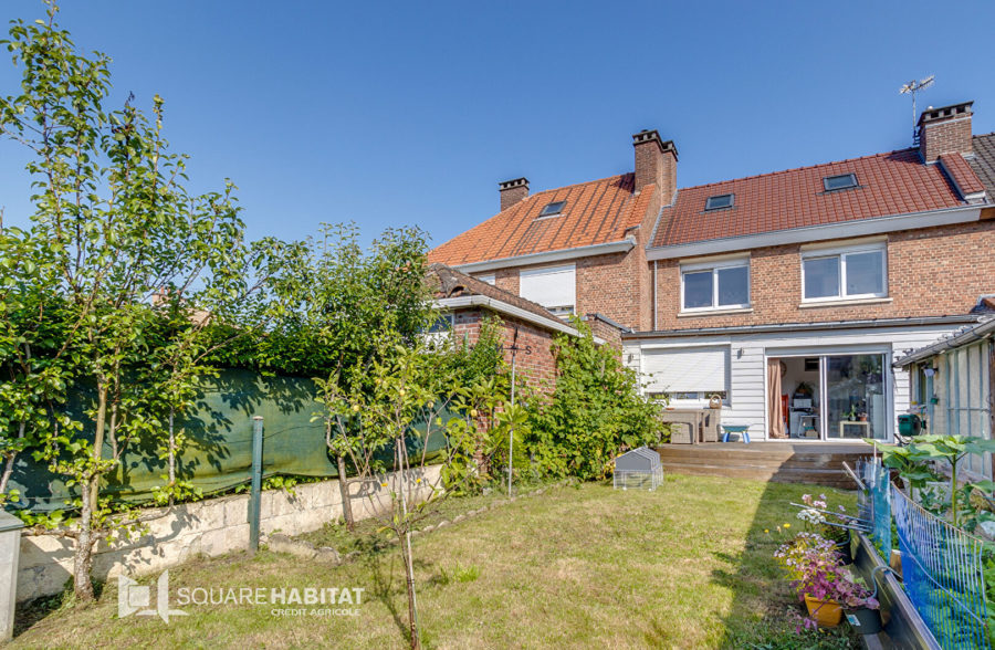 Spacieuse maison des années 60 avec 4 chambres et jardin