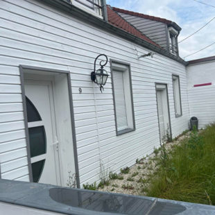 Maison avec 2 chambres et garage, secteur calme