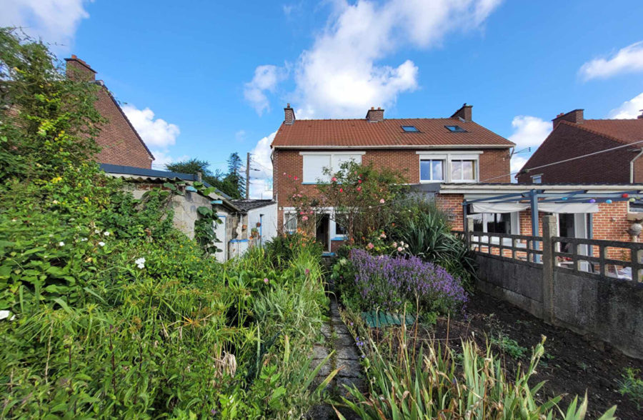 Maison de résidence en impasse, 3 chambres, jardin et garage.