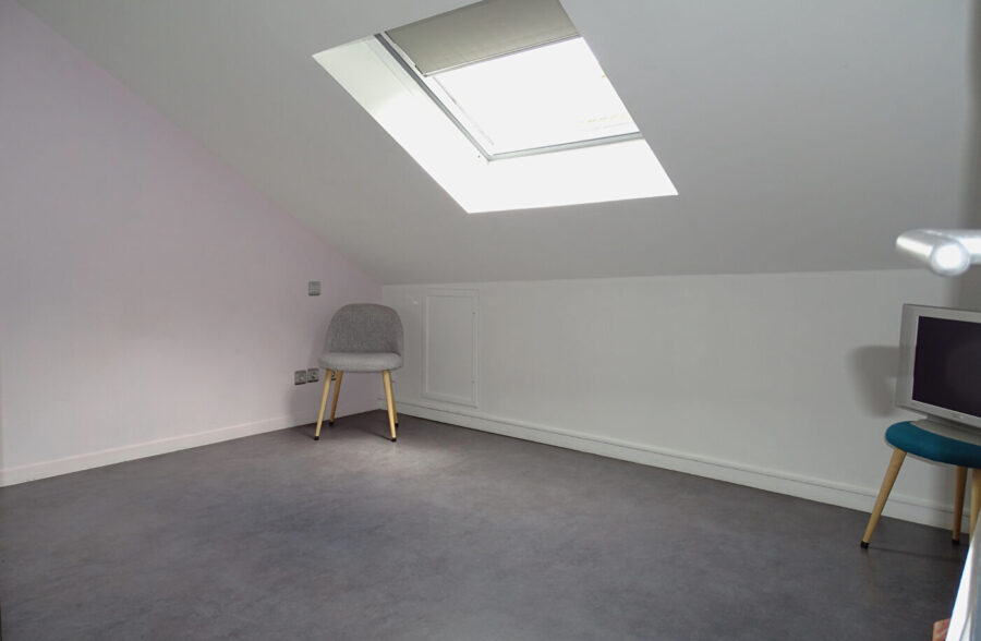 IMMEUBLE 3 LOTS DONT 1 SURFACE COMMERCIALE